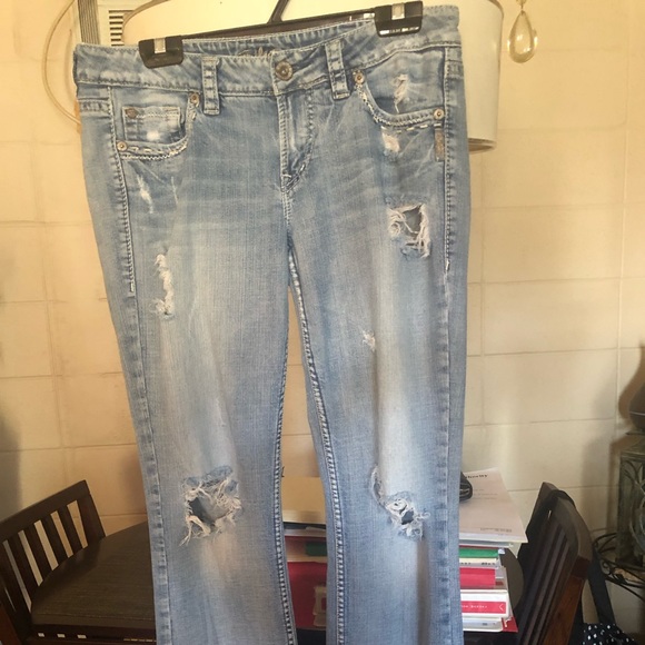 Silver Jeans . Distressed look in very good condition. 30 x 33”